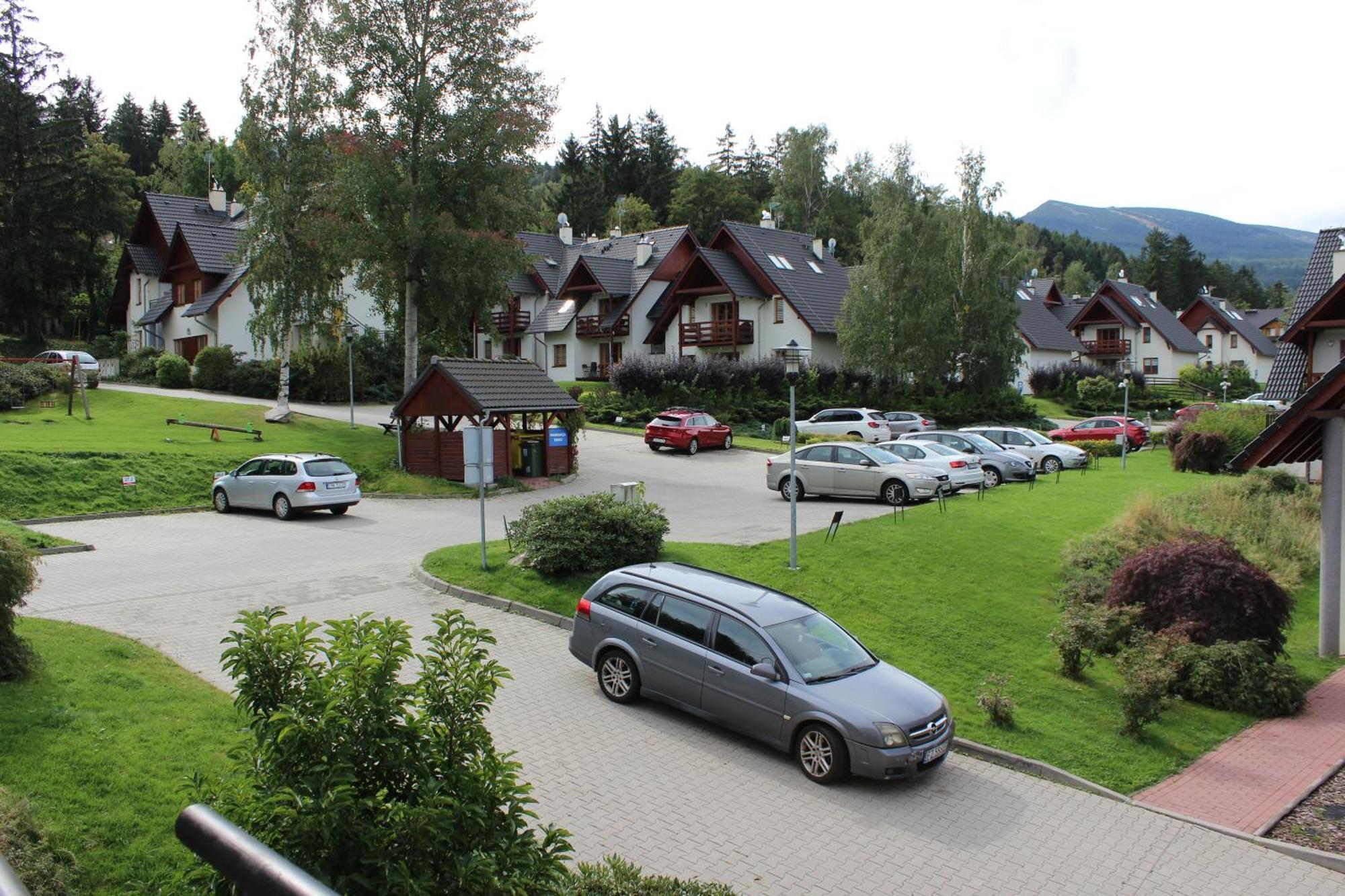 Apartament Bialy Na Osiedlu "Apartamenty Pod Sniezka" 卡尔帕奇 外观 照片